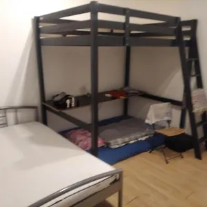 economy-flat-18-minutes-from-vaclavske-namesti.praguehotelsweb.com/